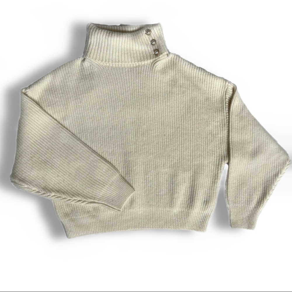 Medium H&M Cream Turtleneck Sweater with Pearl Details